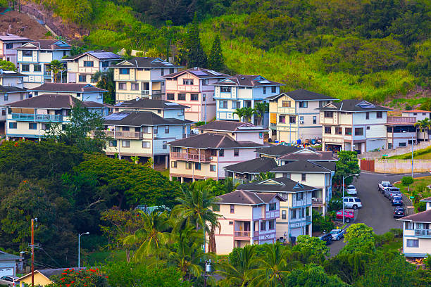pittoresco quartiere suburbano di honolulu, oahu, hawaii - oahu foto e immagini stock