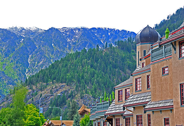 villaggio bavarese leavenworth - leavenworth foto e immagini stock