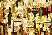 verzierte-glaslampen.jpg?b=1&s=170x170&k=20&c=upeMrdoOY32XLN03guoIeIo3yTy2C_pCszbvuu7L920=