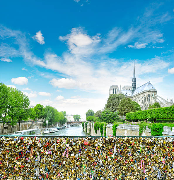istock Love locks. Notre Dame de Paris. Retro style 508191134