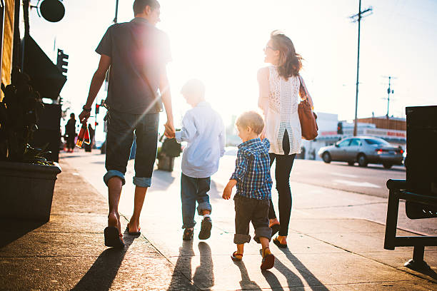 istock Family Vacation at Venice Beach 508193644