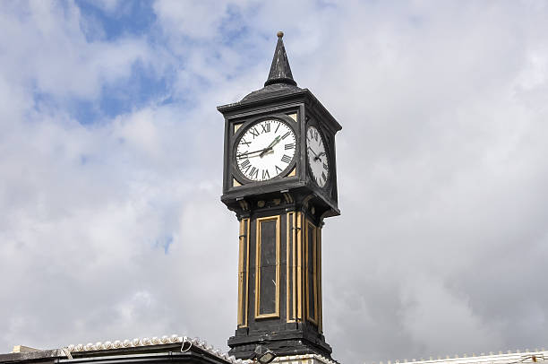 istock Clock at the entrance to Brighton Pier 508200845