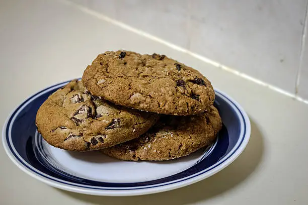 the delicious chocolate chip cookie and raisin oat cookie