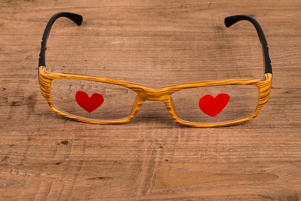 istock brown envelope and paper heart 508213591