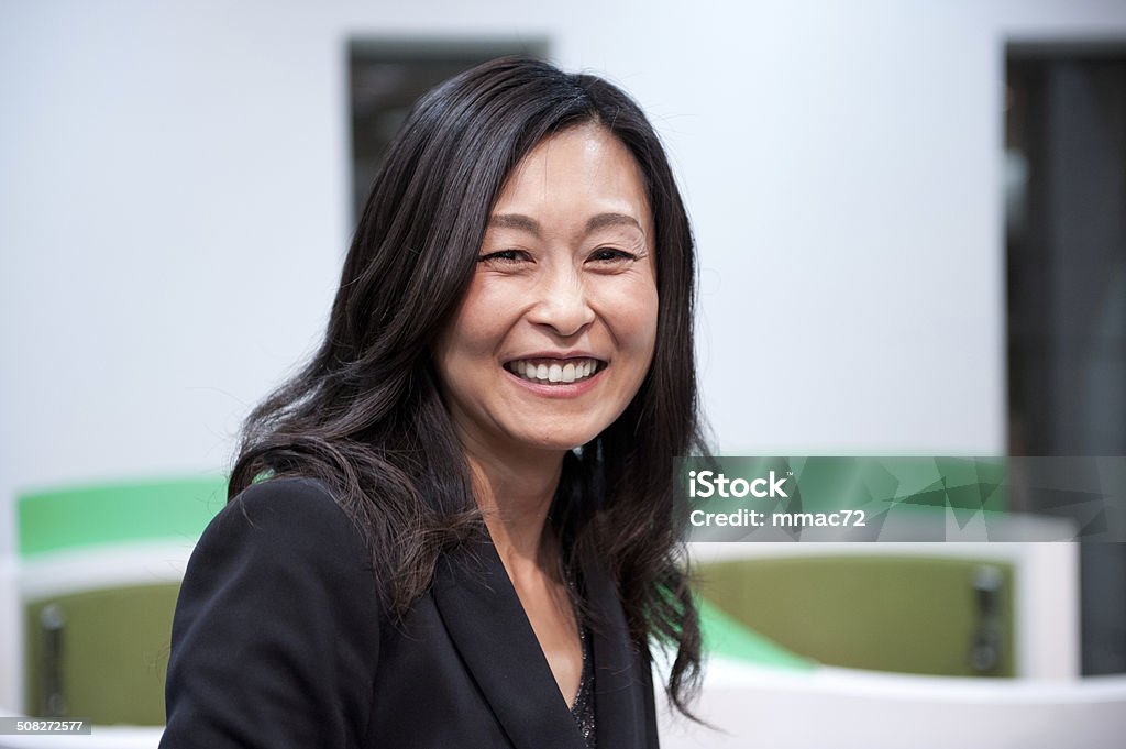 Porträt von asiatische Frau im Büro - Lizenzfrei 25-29 Jahre Stock-Foto