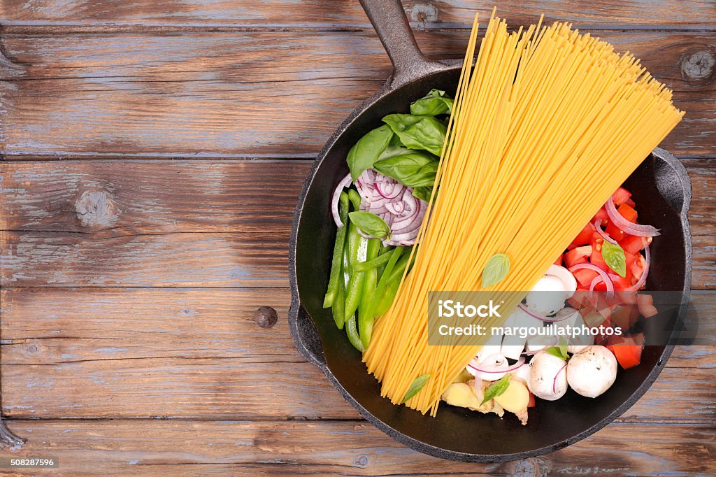 one pot pasta Cooking Pan Stock Photo