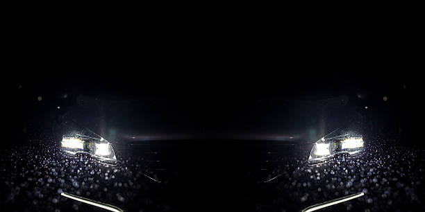 close-up do farol de um carro. noite. tm - halogen light - fotografias e filmes do acervo