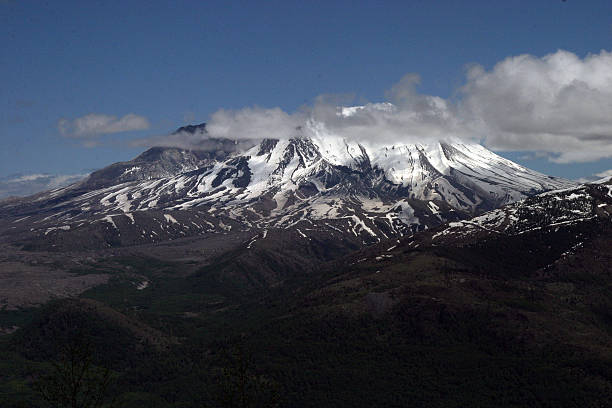 istock Mount St. Helens, Washington state, USA 508324302
