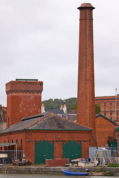 istock Distinctive red brick of a disused old works, Bristol UK 508326552