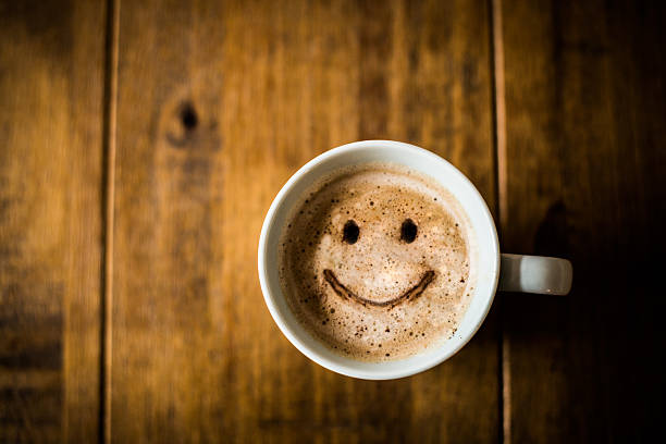 happy coffee cup - helgaktivitet bildbanksfoton och bilder