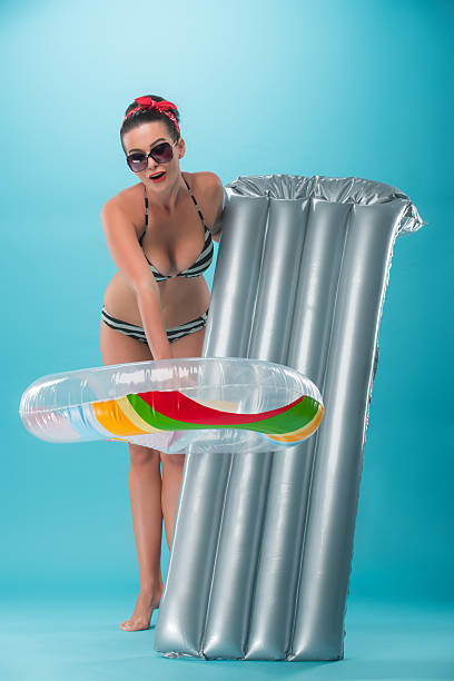 istock Beautiful girl in pinup style 508350879