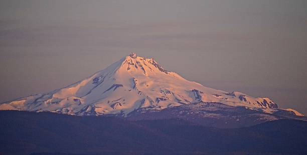 istock Mt. Jefferson Purple Haze 508354774