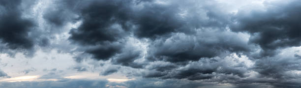 strom nuage panaroma - thunderstorm photos et images de collection