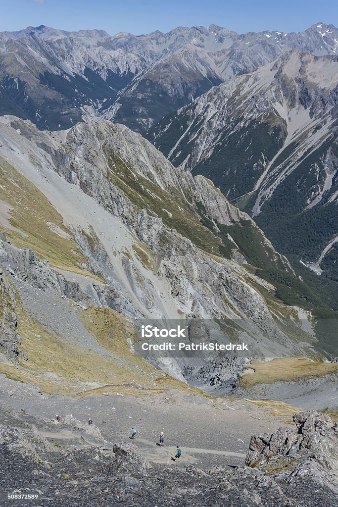 walkers auf dem Weg zum Gletschertals in Neuseeländische Alpen - Lizenzfrei Abenteuer Stock-Foto