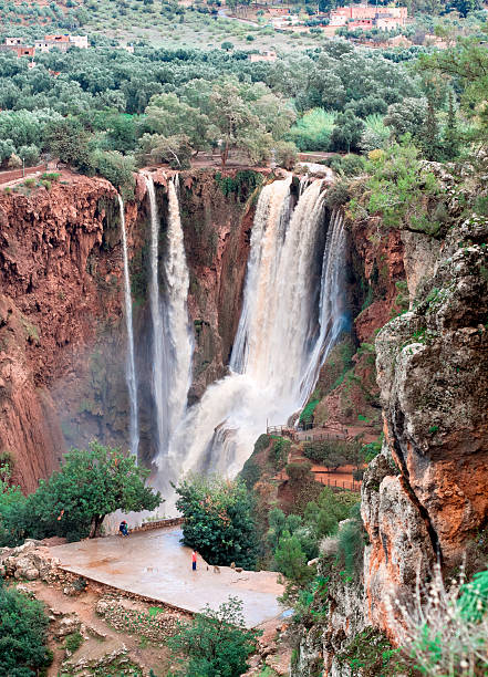 ouzoud водопады, гранд атлас деревне tanaghmeilt, марокко - river water outdoors canyon стоковые фото и изображения