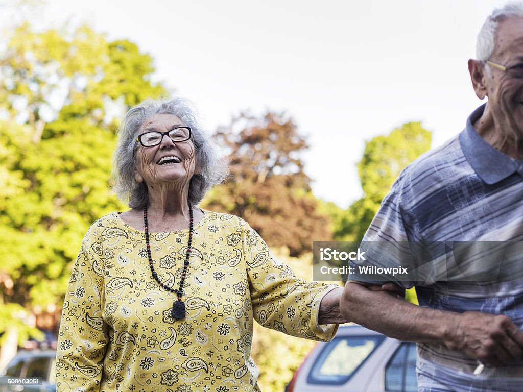 Пожилые пары Смеяться женщина - Стоковые фото 80-89 лет роялти-фри