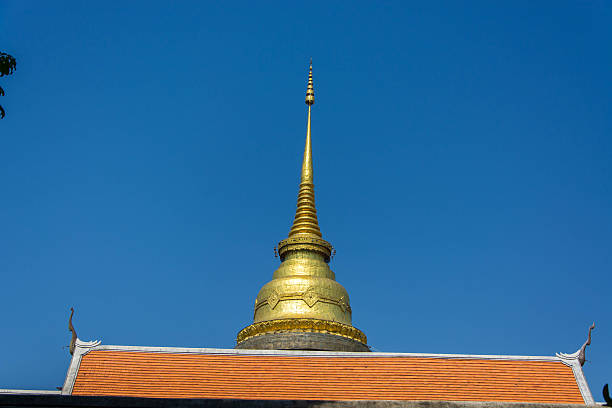 pagode templo phrathat lampang luang em lampang, tailândia - bangkok province photography construction architecture imagens e fotografias de stock