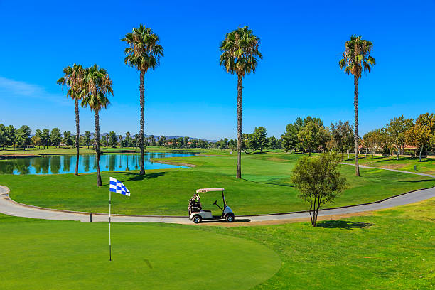 南カリフォルニアのゴルフコース - lawn desert golf california ストックフォトと画像