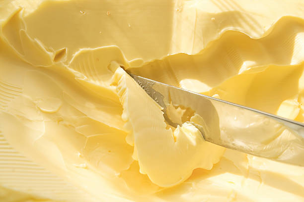 faca de manteiga - margarine dairy product butter close up imagens e fotografias de stock