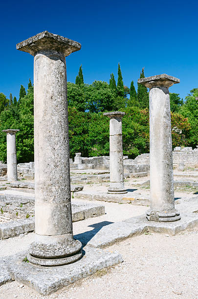 la asamblea de la antae en glanum, francia - st remy de provence fotografías e imágenes de stock