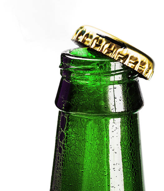 istock Opening a bottle of beer and foam 508453662