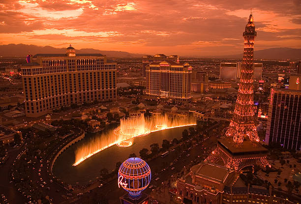 3,600+ Las Vegas Sunset Stock Photos, Pictures Royalty-Free Images - iStock | Skyline las vegas sunset