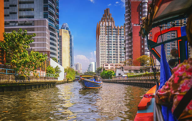 rzeka łódź przewozu pasażerów i turystów w rejs po rzece menam - bangkok thailand asia water taxi zdjęcia i obrazy z banku zdjęć