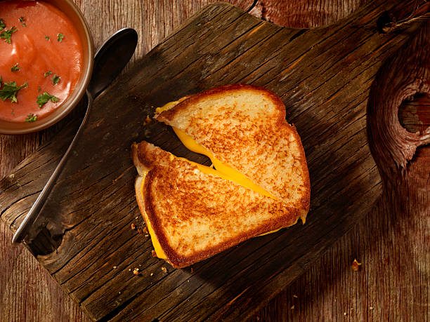 grilled cheese sandwich with tomato soup - cheese sandwich bildbanksfoton och bilder