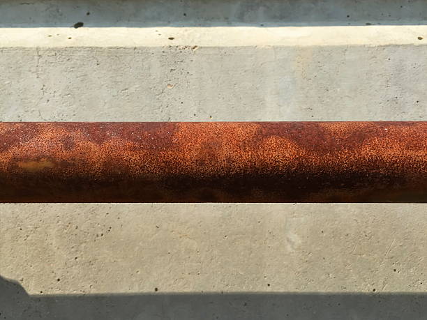 arrugginito di tubi - water pipe rusty dirty equipment foto e immagini stock