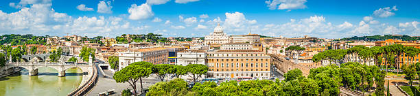 roma vista panoramica sul tevere a vaticano st peters italia - st peters basilica foto e immagini stock