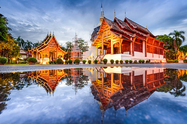 temple de chiang mai - wat phra sing photos et images de collection