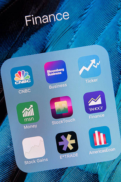 finance apps sur apple iphone 6 s et écran plat - cnbc photos et images de collection