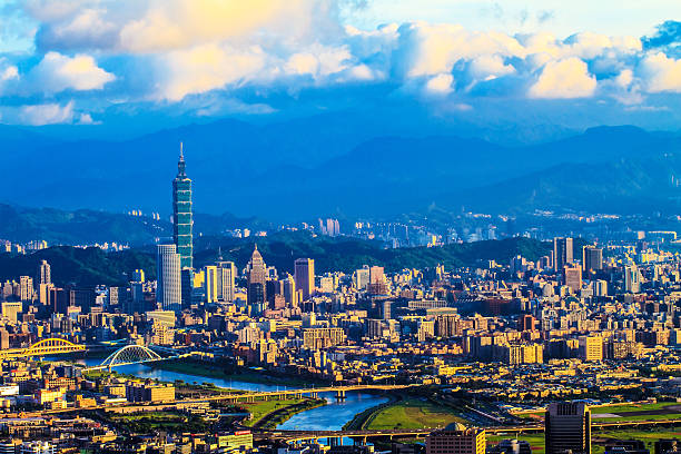 istock Taipei, Taiwan evening skyline 508582679
