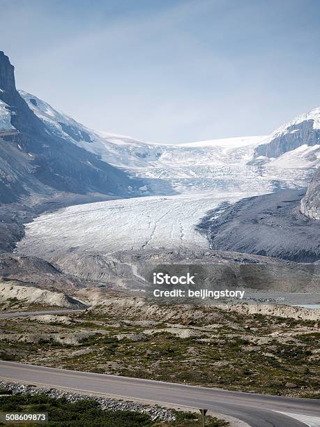 Columbia Icefieldcanada Stock Photo - Download Image Now - Alberta, Atmospheric Mood, Banff National Park