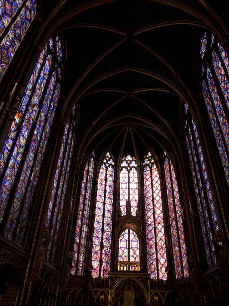interior no topo capela, sainte chapelle, paris - fan vaulting imagens e fotografias de stock