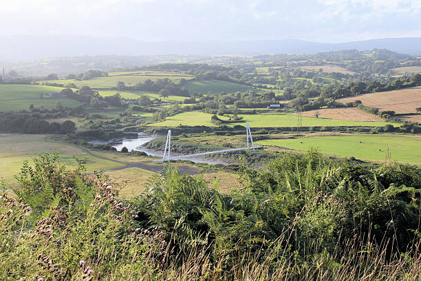 ponte sobre o rio usk - river usk - fotografias e filmes do acervo