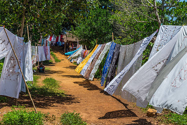 toalhas de mesa bordadas de intrometida ser, madagascar - sakalava - fotografias e filmes do acervo