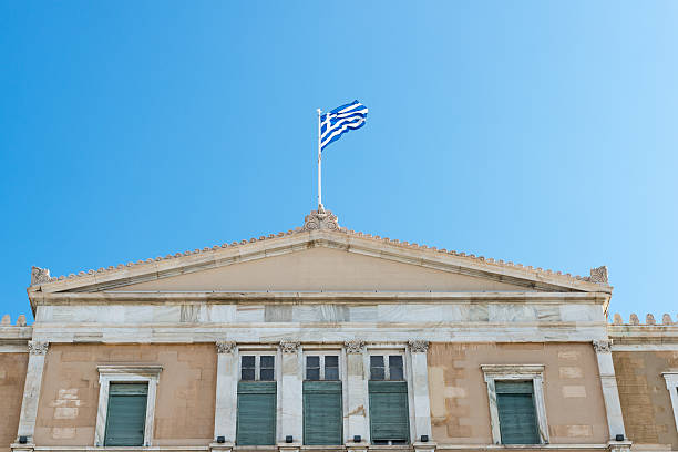 istock Syntagma Palace with Greek flag waving 508656932