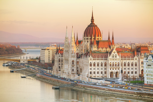 Edificio del Parlamento en Budapest, Hungría photo