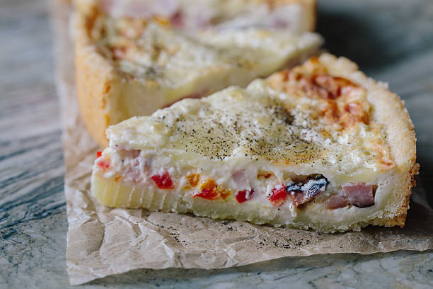 istock Chicken tart with paprika and goat cheese 508665030
