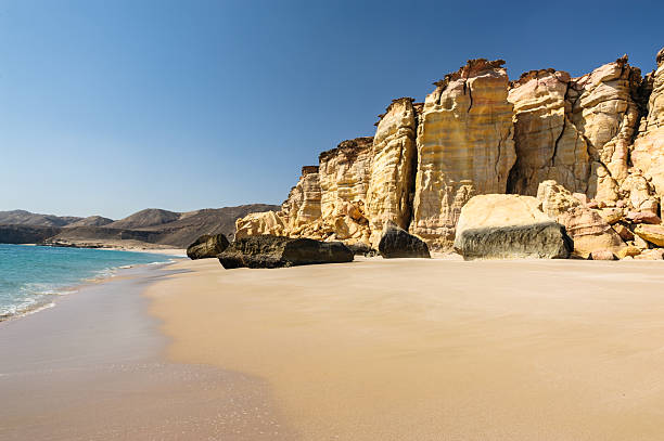 praia de omã - oman beach nature stone imagens e fotografias de stock