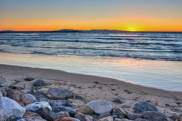 istock Ventura sunset behind the waves 508701340