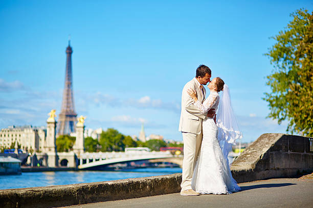istock Beautiful just married couple in Paris 508703788