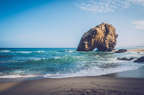 istock Penedo do Guincho - Santa Cruz Beach Rock 508707302