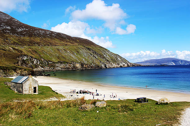 ким пляж, остров achill, ирландия - mayo стоковые фото и изображения