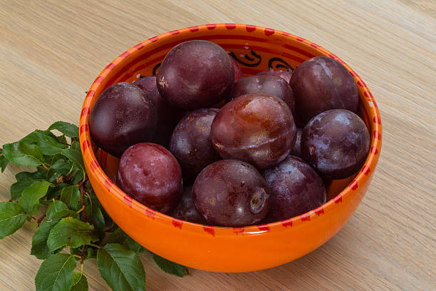 istock Plums in the bowl 508819181