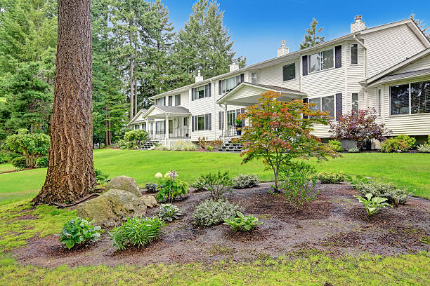 istock Large amecian house in classic style 508857257