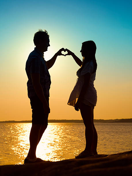 istock Young couple and sunset 508859315