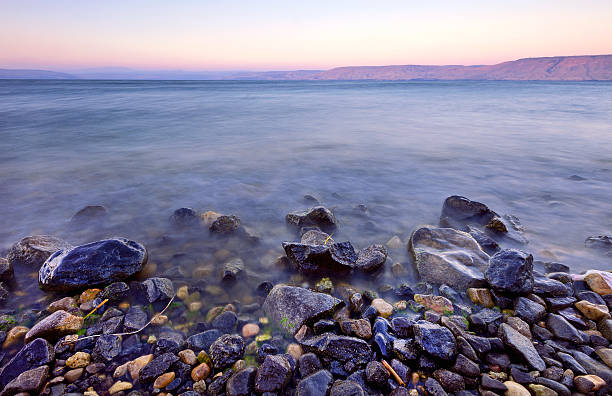 o stony praia no mar da galileia - lake tiberius - fotografias e filmes do acervo