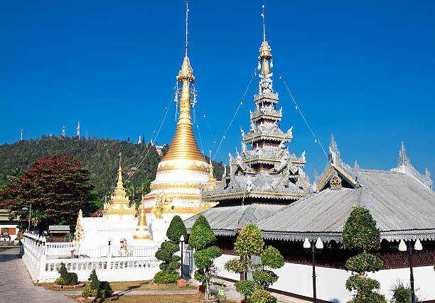 templo chong klang e chong kham de mae hong son - mae hong son province - fotografias e filmes do acervo